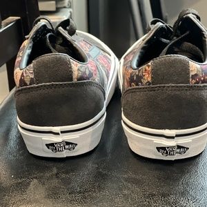 BRAND NEW Women’s Van’s size 8